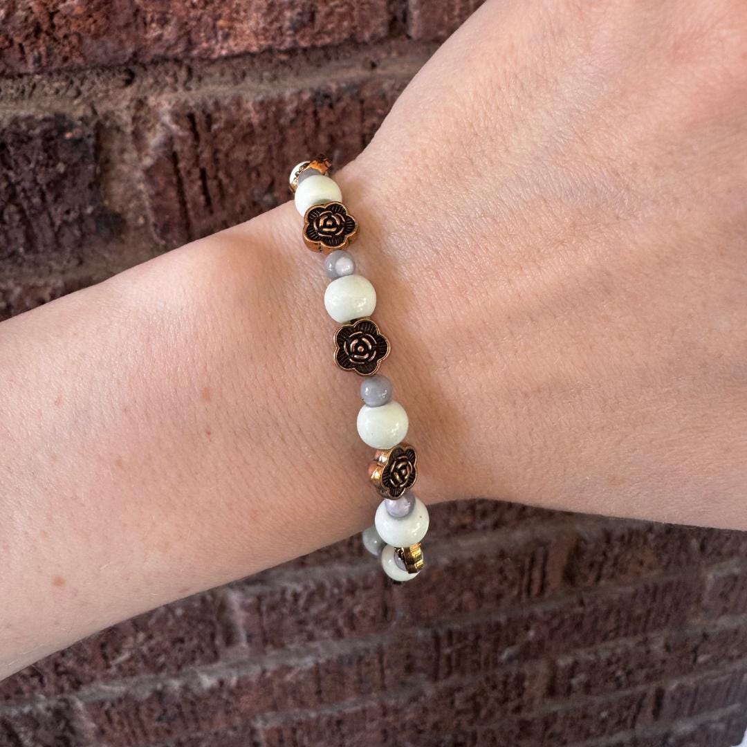 Dyed Mother Of Pearl Beaded Gemstone Bracelet