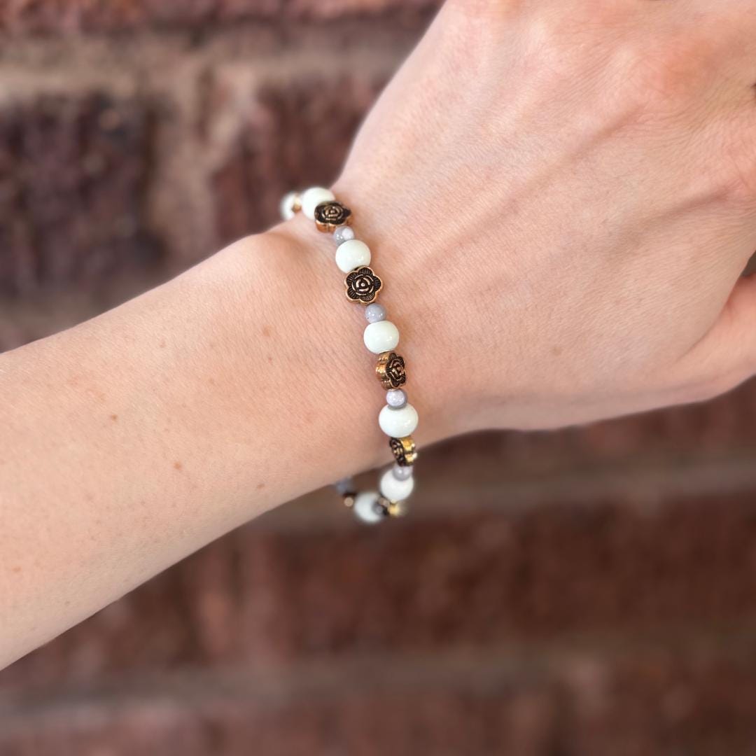 Dyed Mother Of Pearl Beaded Gemstone Bracelet